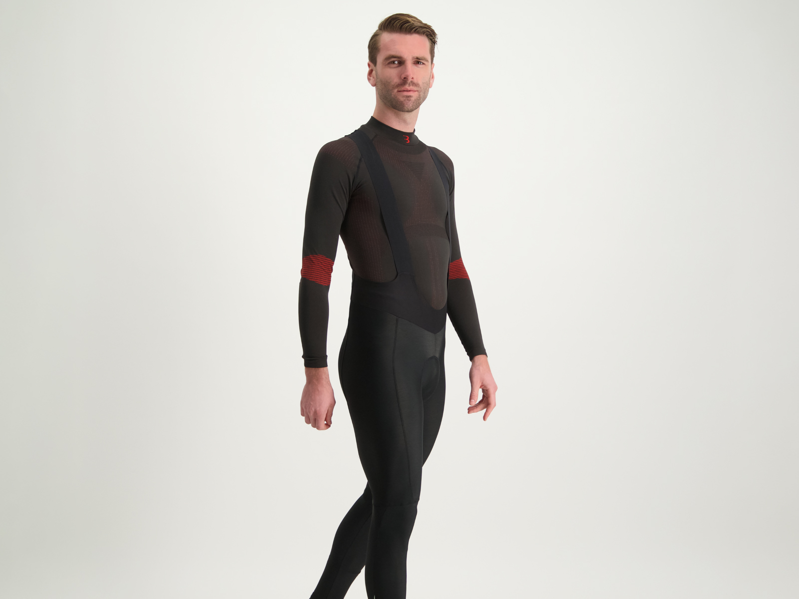 Cycling shorts with thermal insulation