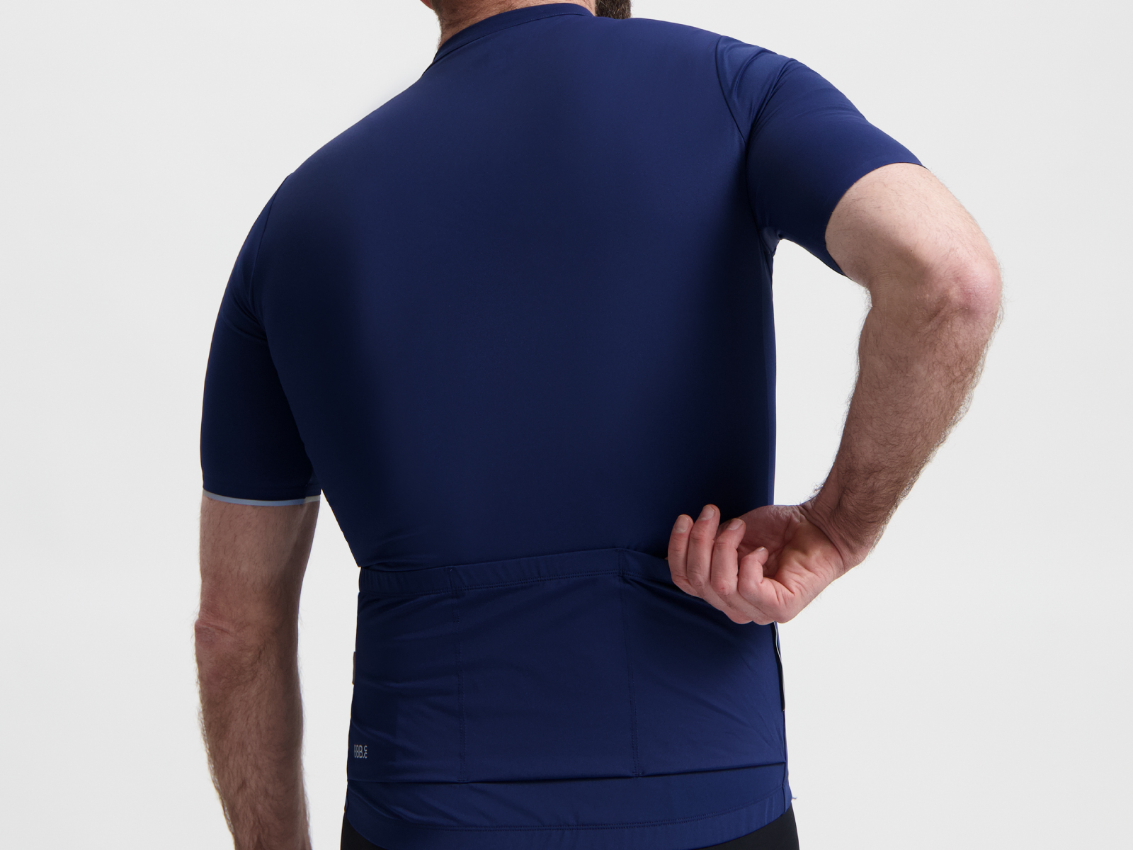 Drei Taschen aus nicht dehnbarem Material.