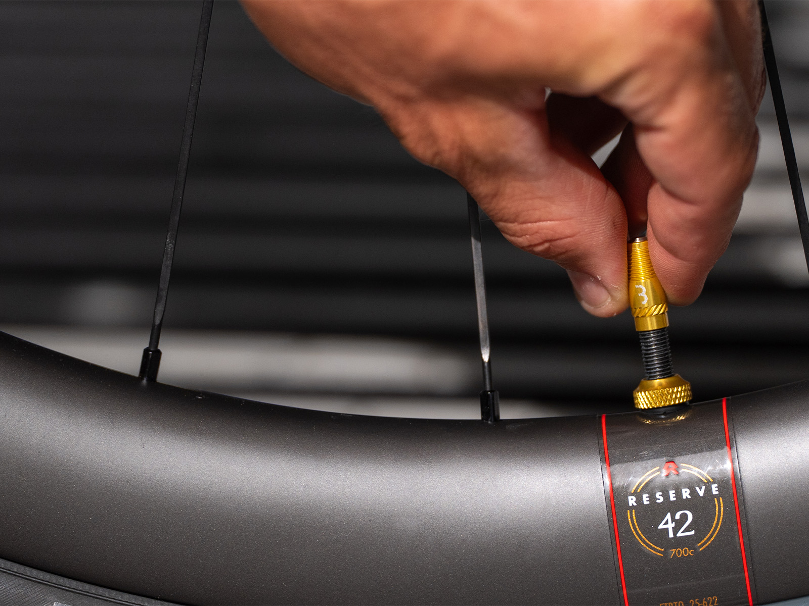 For Tubeless and Inner Tubes